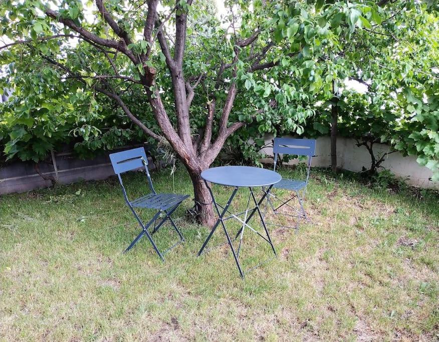 Grand Studio Avec Jardin Et Entree Privative A Noter Reservations De 3 Nuits Minimum Clermont-Ferrand Exterior foto